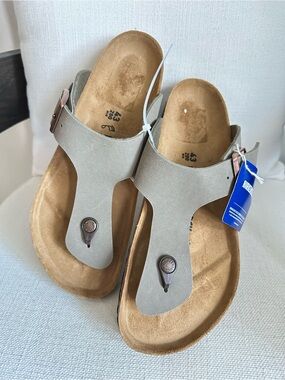 Birkenstock Men's Giseh Sandals in Light Gray